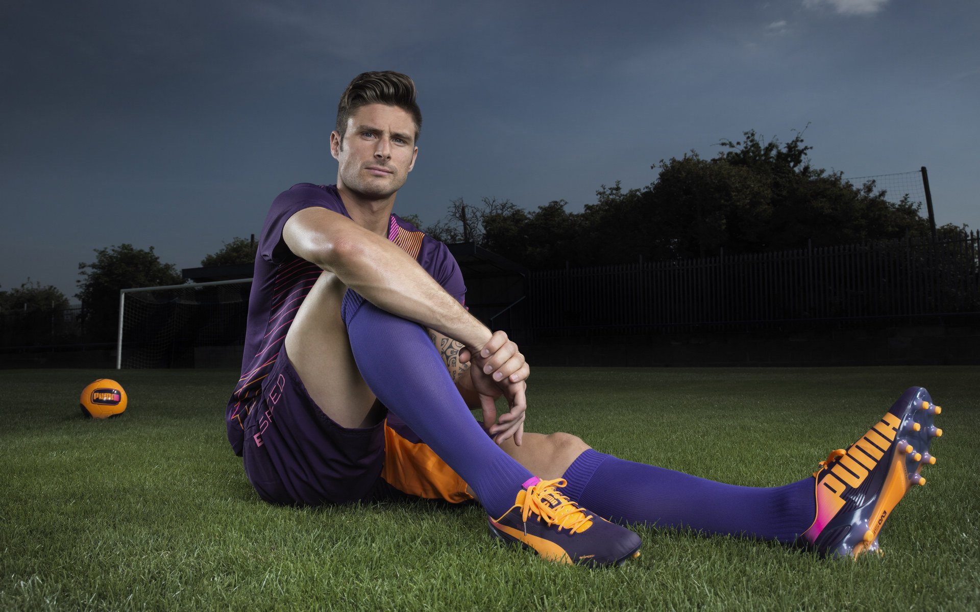 尤文图斯多点进攻撕裂对方防线，尤文图斯防守反击